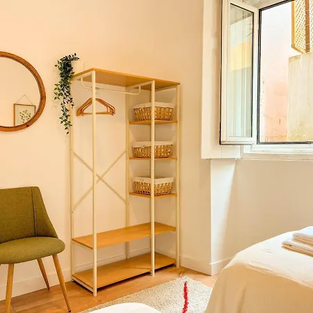 Principe Real - Charming With Terrace *