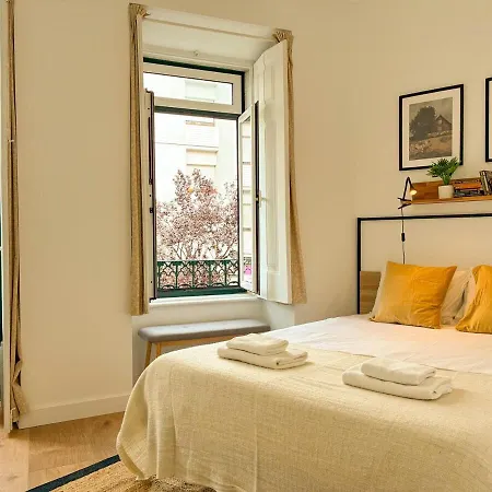 Principe Real - Charming With Terrace דירה