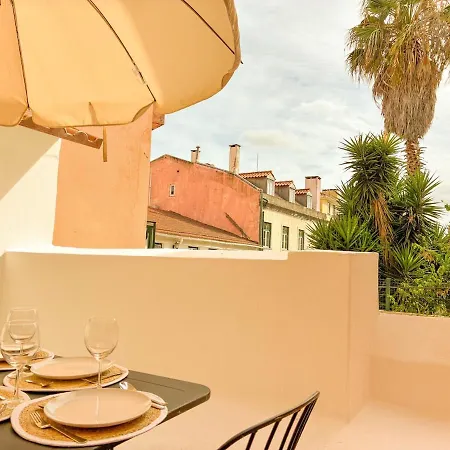 Principe Real - Charming With Terrace * ליסבון