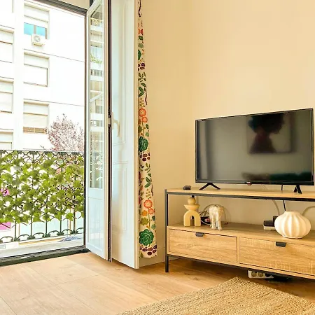 Principe Real - Charming With Terrace 아파트 리스본