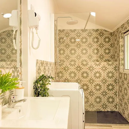 Principe Real - Charming With Terrace *